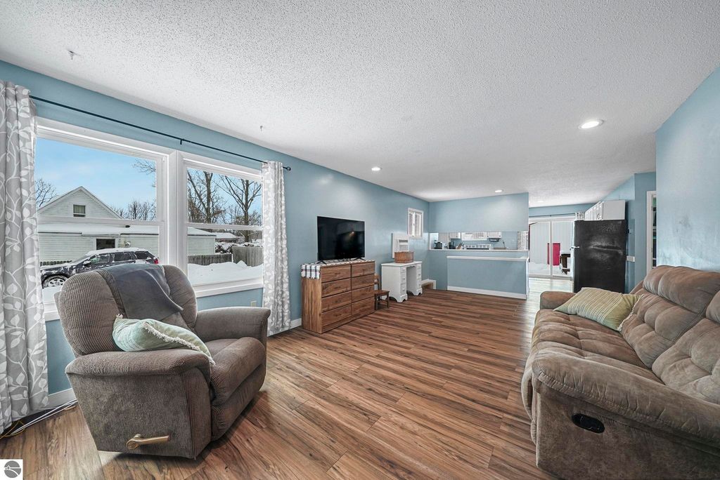 Image 8 of property listing at 439 Colfax Street, Cadillac, MI 49601