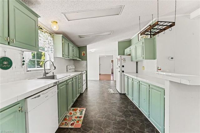3247 Vance Street Extension, Reidsville, NC 27320