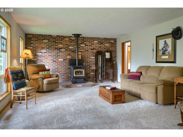 16342 S MOORE Rd, Oregon City, OR 97045