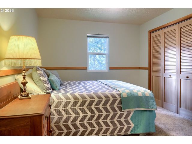 16342 S MOORE Rd, Oregon City, OR 97045
