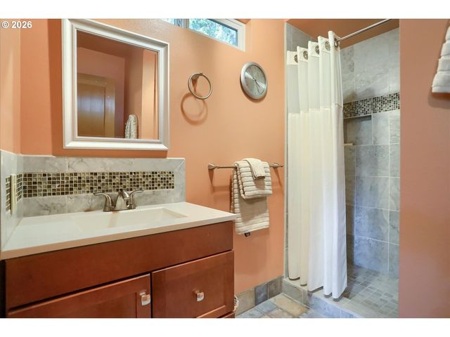 16342 S MOORE Rd, Oregon City, OR 97045