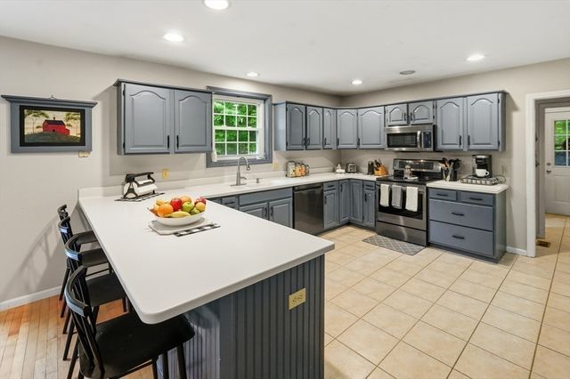 23 Brooks Xing, West Boylston, MA 01583