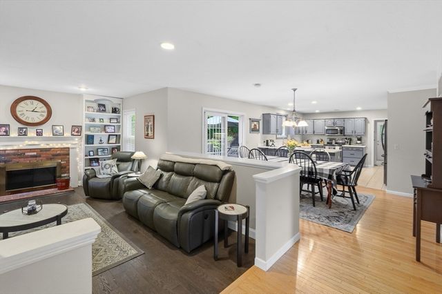 23 Brooks Xing, West Boylston, MA 01583