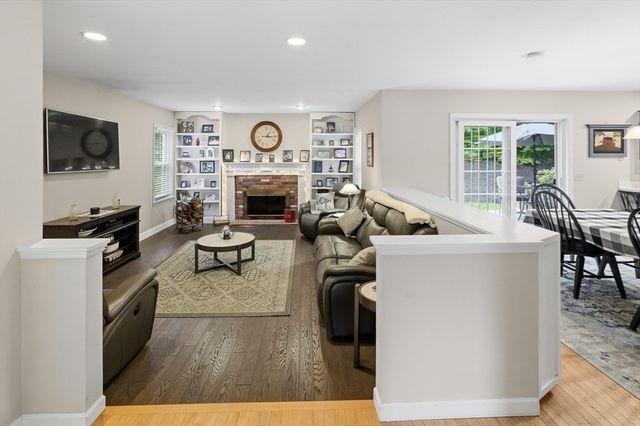 23 Brooks Xing, West Boylston, MA 01583