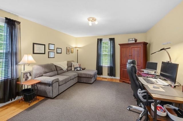 23 Brooks Xing, West Boylston, MA 01583