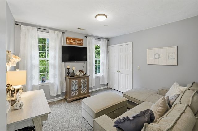23 Brooks Xing, West Boylston, MA 01583