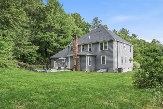 23 Brooks Xing, West Boylston, MA 01583