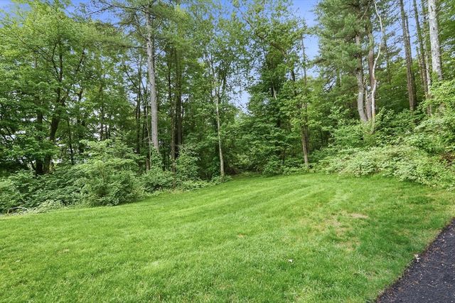 23 Brooks Xing, West Boylston, MA 01583