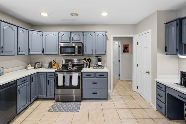 23 Brooks Xing, West Boylston, MA 01583