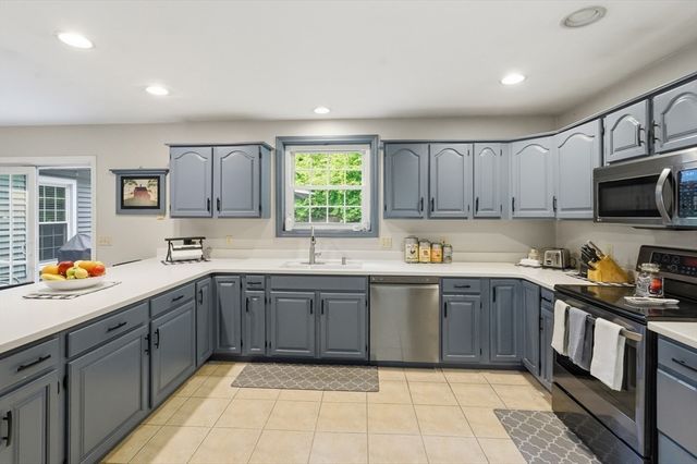 23 Brooks Xing, West Boylston, MA 01583