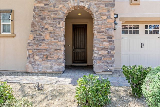 211 Crooked Putter Drive, Las Vegas, NV 89148