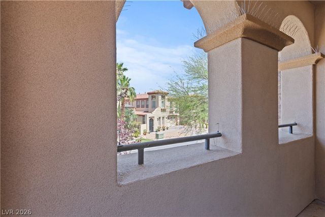 211 Crooked Putter Drive, Las Vegas, NV 89148