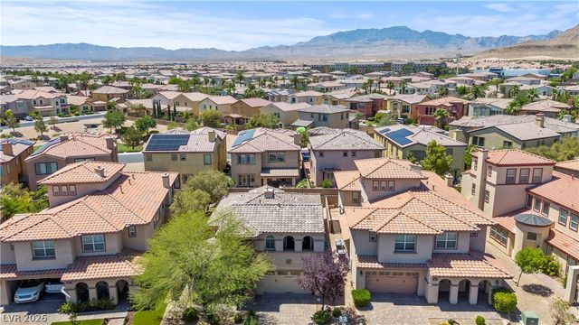 211 Crooked Putter Drive, Las Vegas, NV 89148