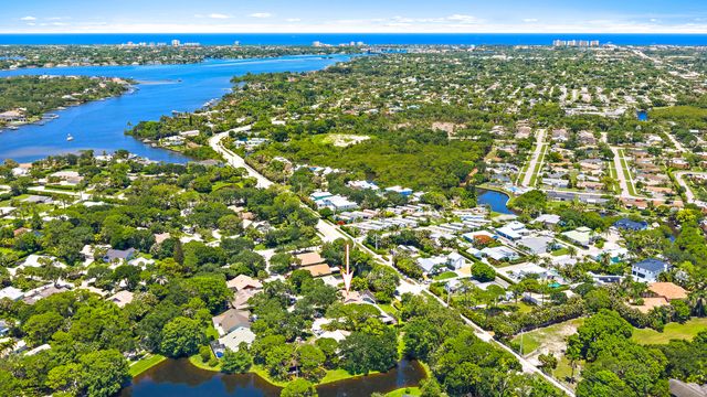 5794 Lonewood Court, Jupiter, FL 33458