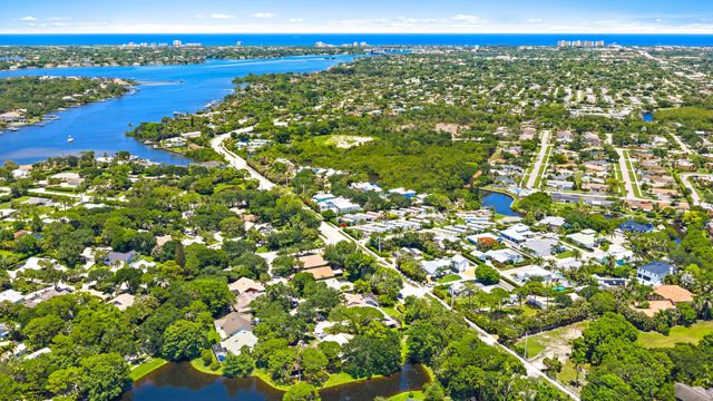 5794 Lonewood Court, Jupiter, FL 33458