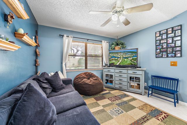 5794 Lonewood Court, Jupiter, FL 33458