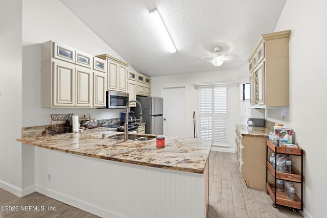 1586 CRABAPPLE COVE Court, Jacksonville, FL 32225