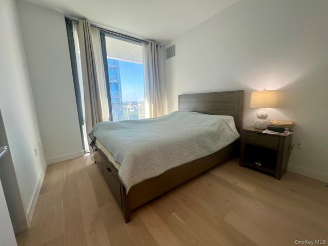 13101 40th Road 18A, Flushing, NY 11354