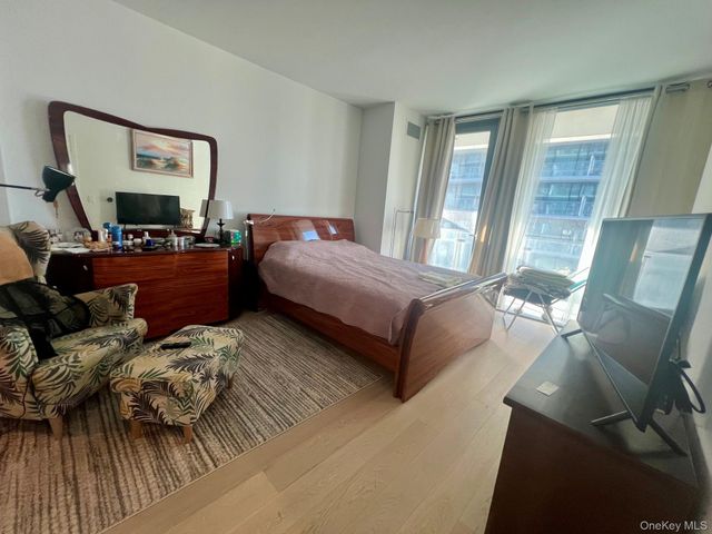 13101 40th Road 18A, Flushing, NY 11354