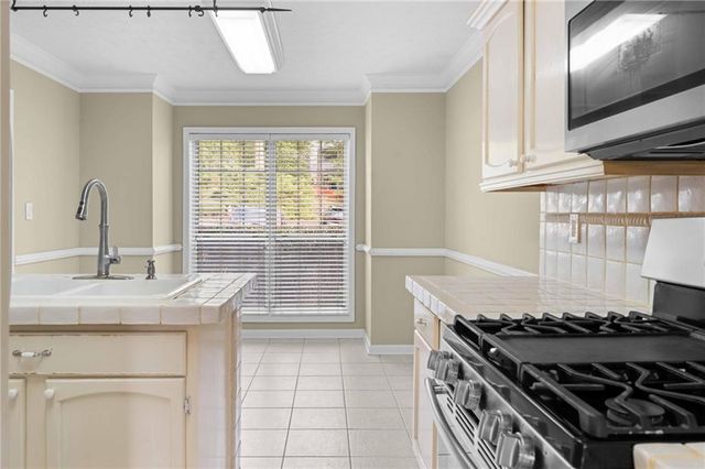 1176 Weatherstone Drive NE, Atlanta, GA 30324