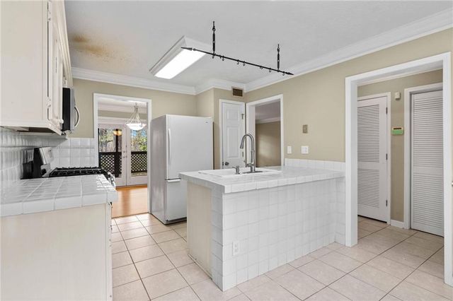 1176 Weatherstone Drive NE, Atlanta, GA 30324