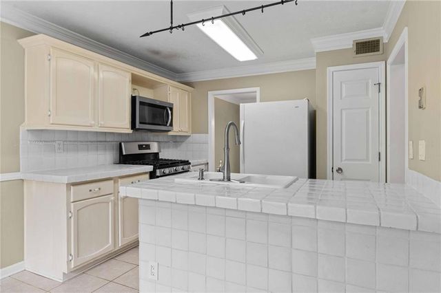 1176 Weatherstone Drive NE, Atlanta, GA 30324