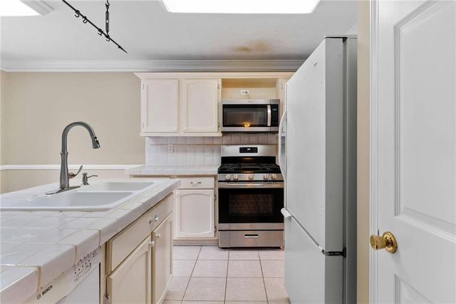 1176 Weatherstone Drive NE, Atlanta, GA 30324