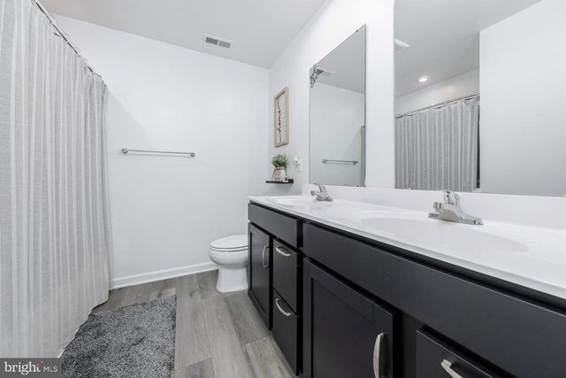 41 SOUTHWIND DR, Blackwood, NJ 08012