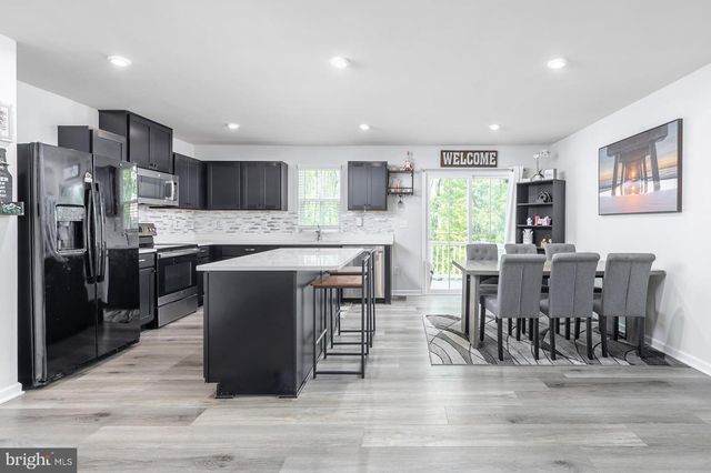 41 SOUTHWIND DR, Blackwood, NJ 08012