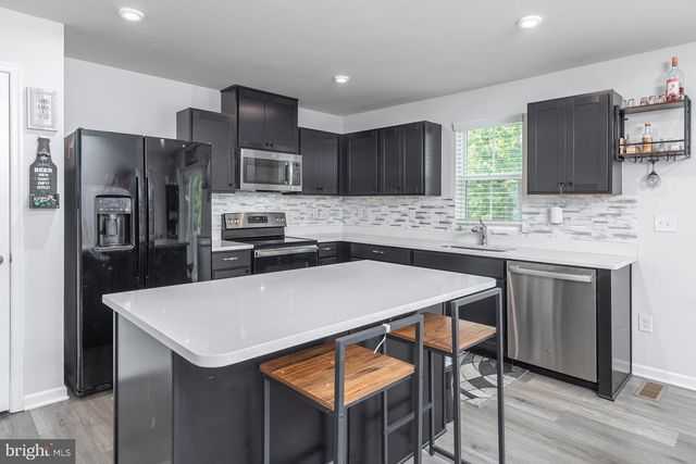 41 SOUTHWIND DR, Blackwood, NJ 08012