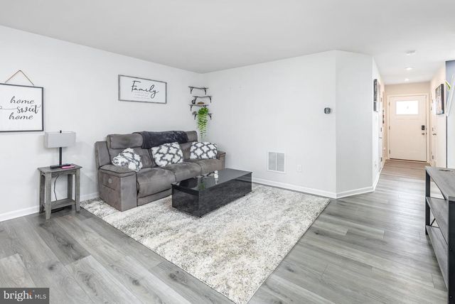 41 SOUTHWIND DR, Blackwood, NJ 08012
