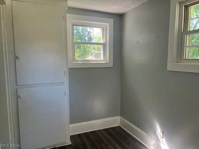 140 South Street NW, Navarre, OH 44662