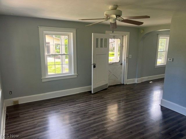 140 South Street NW, Navarre, OH 44662