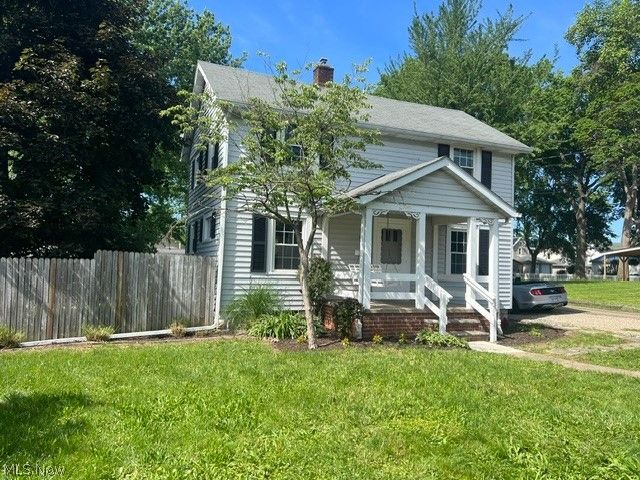 140 South Street NW, Navarre, OH 44662