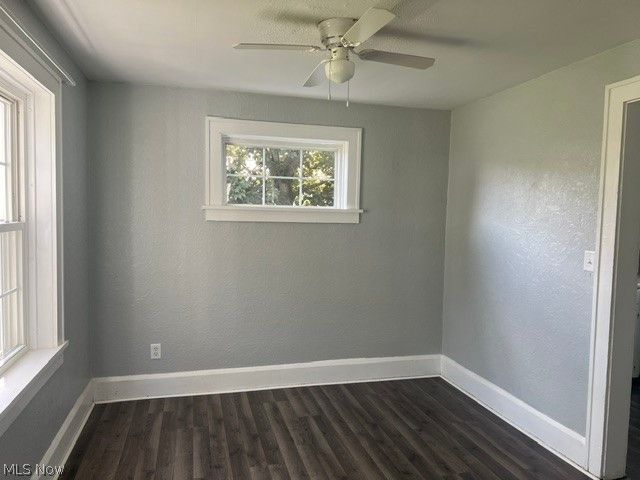 140 South Street NW, Navarre, OH 44662