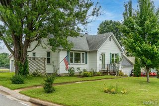 300 East Lane Drive, Washington, MO 63090