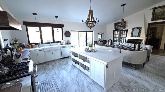 10501 S 129th East Avenue, Broken Arrow, OK 74011