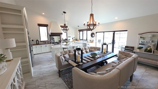 10501 S 129th East Avenue, Broken Arrow, OK 74011