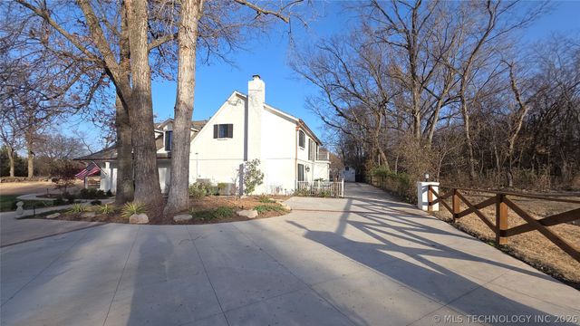 10501 S 129th East Avenue, Broken Arrow, OK 74011