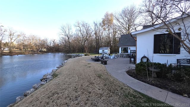 10501 S 129th East Avenue, Broken Arrow, OK 74011