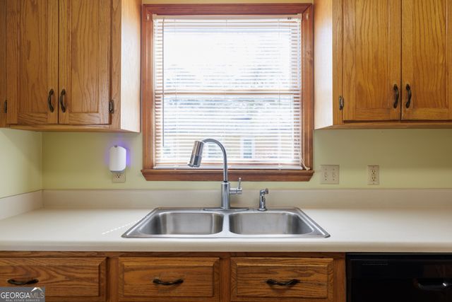 2303 S Sherwood Drive, Valdosta, GA 31602