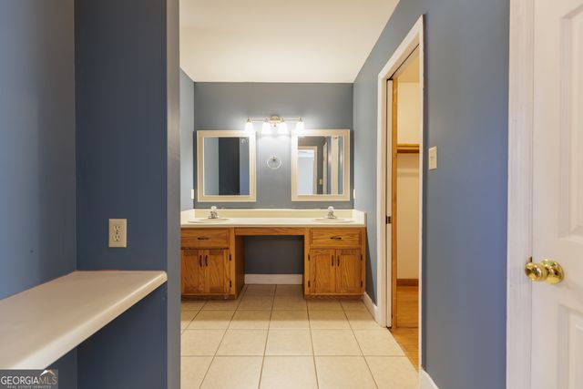 2303 S Sherwood Drive, Valdosta, GA 31602