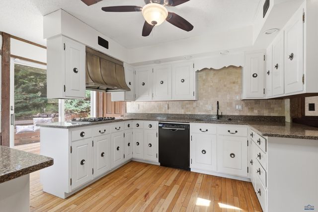 3115 STOCKADE DR, Rapid City, SD 57702