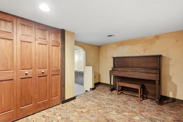 3115 STOCKADE DR, Rapid City, SD 57702