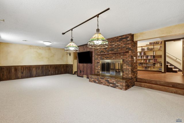 3115 STOCKADE DR, Rapid City, SD 57702