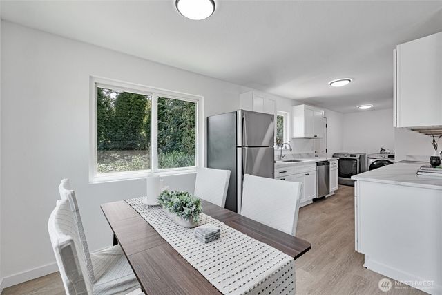 6325 S Eddy Court, Seattle, WA 98118