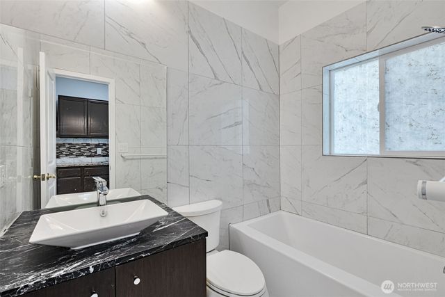 6325 S Eddy Court, Seattle, WA 98118