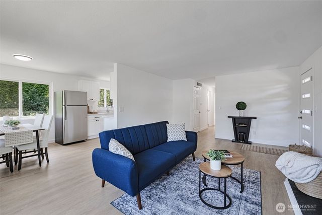 6325 S Eddy Court, Seattle, WA 98118