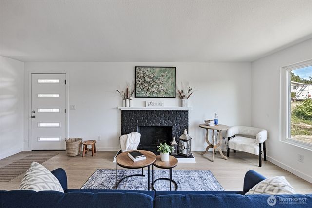 6325 S Eddy Court, Seattle, WA 98118