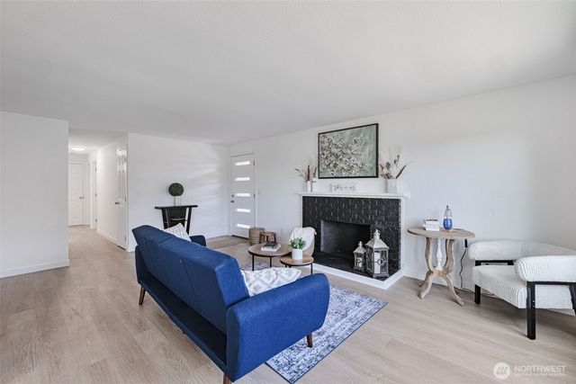 6325 S Eddy Court, Seattle, WA 98118